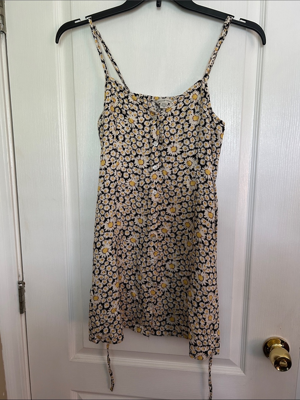 American Eagle Black Sundress with Yellow Daisy Print Size M PTP 17 inches